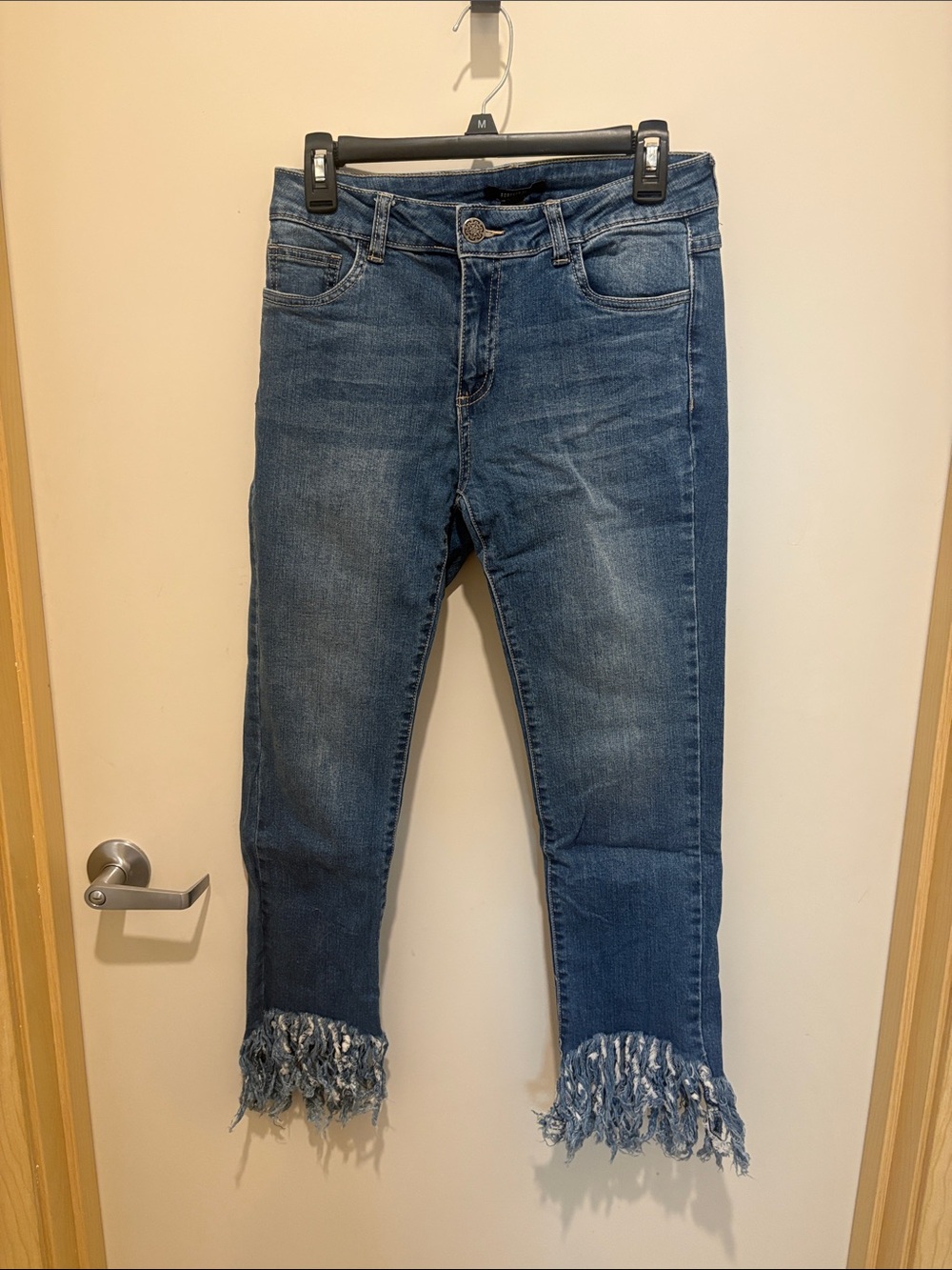 Forever 21 Dark Blue Frayed Ankle Jeans